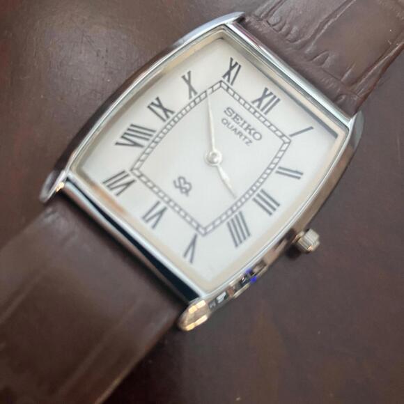 Seiko Silver Dial Brown Leather 33mm NOS Vintage rare Men’s Watch